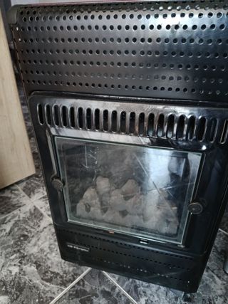 Estufa a gas negra