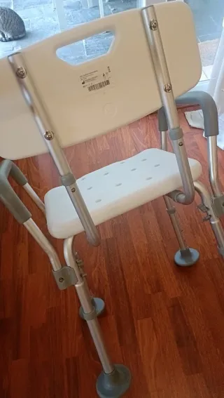 Silla de ducha con asas