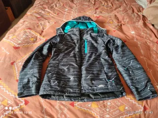 Chaqueta Trespass Negra y Turquesa