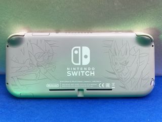 NINTENDO SWITCH LITE POKEMON ZACIAN & ZAMAZENTA