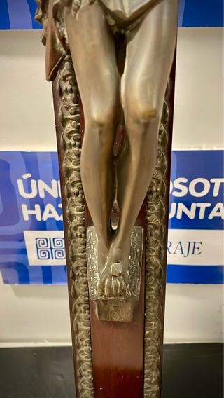 Gran Crucifijo Bronce y Madera antiguo.