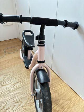 Bicicleta infantil sin pedales rosa