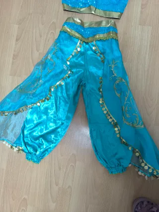 Lote 3 disfraces de princesas en perfecto estado