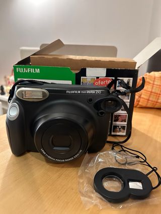Cámara Instantánea Fujifilm Instax 210 Negra