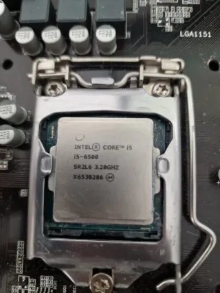 Placa Base Gigabyte H110M-S2H + Intel Procesador