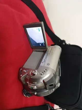 Cámara Canon con cargador