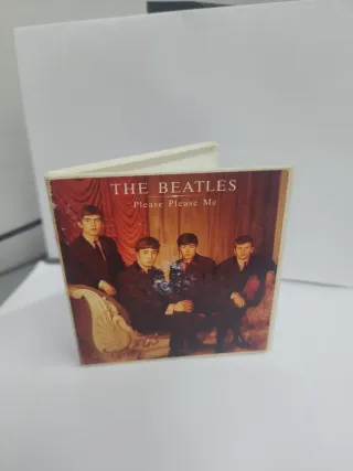 The Beatles 2 Mini CDs 7 cms diámetro carton