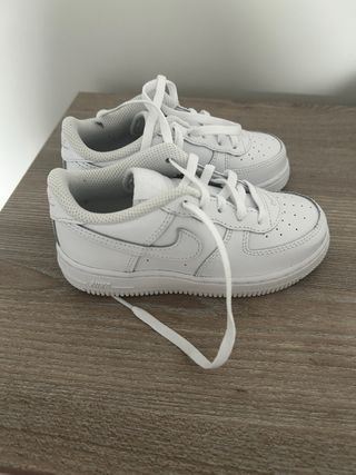 Nike Air Force 1 Niño Blancas talla 27