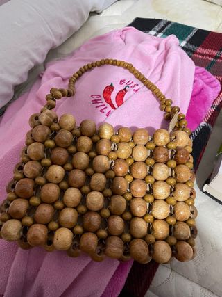 Bolso de cuentas de madera