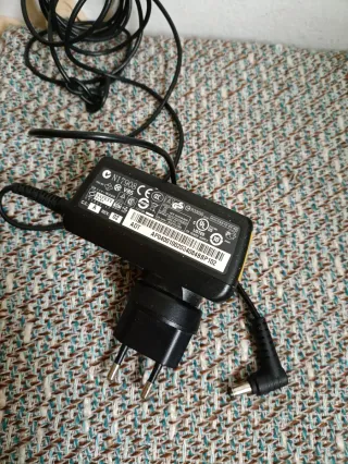 Cargador Acer modelo ADP-40TH A / N17908 V85