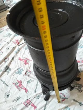 Estufa de leña metal negra