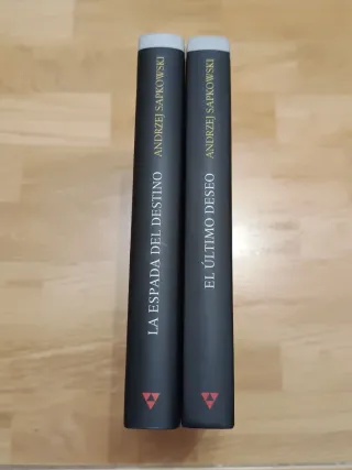 2 libros The Witcher