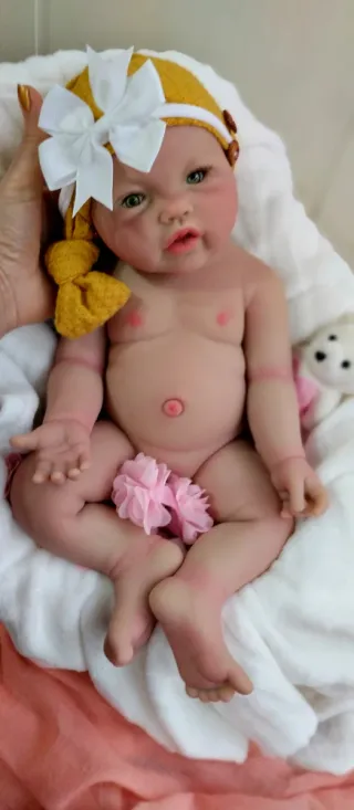 Muñeca Reborn Silicona Completa 44 cm y 2.700 gm