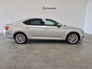 Skoda Superb Style 1.4 TSI iV P-HEV DSG 218CV