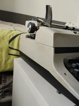 Máquina de escribir Royal 480 antigua