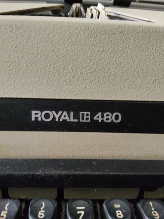 Máquina de escribir Royal 480 antigua