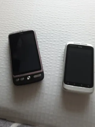 2 móviles HTC para piezas