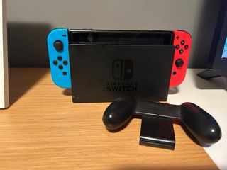 Nintendo Switch + juegos y maletín