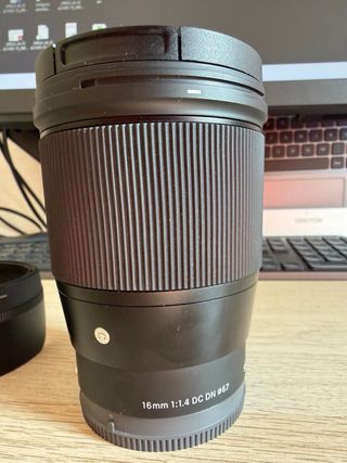 Objetivo Sigma 16mm F1.4 DC DN E-Mount