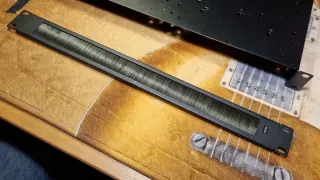 Bandeja Rack 19 Pulgadas + protector pasacables