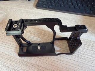 Sony A6400 + Jaula Smallrig (3000 disparos)