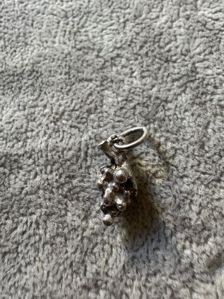 Pendente Prata Cacho Uvas Com Contraste