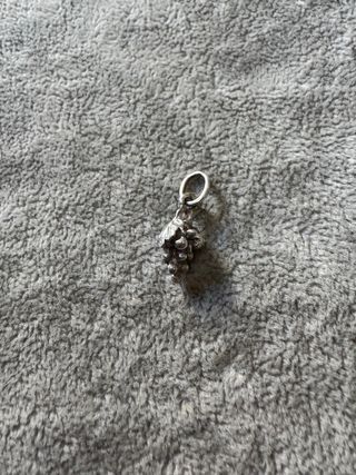 Pendente Prata Cacho Uvas Com Contraste