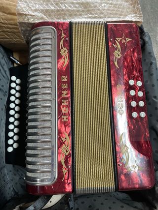 Acordeón Hohner Corso Rojo