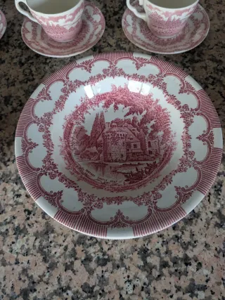 Vajilla Inglesa Porcelana Roja y Blanca