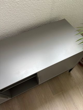 Mueble TV gris metálico