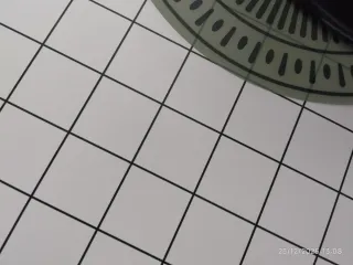 Escritorio moderno blanco y marrón