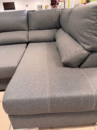 Rinconera gris con doble chaise longue