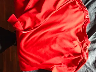 Jersey Calvin Klein oversize rojo