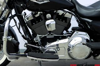 HARLEY-DAVIDSON ROAD KING CLASSIC