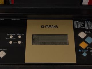 Teclado Yamaha YPT-220 en muy buen estado