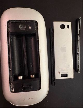 MacBook Pro Plata +teclado y ratón.