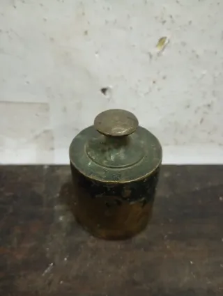 LIQUIDACIÓN 2026 Pesa antigua de bronce