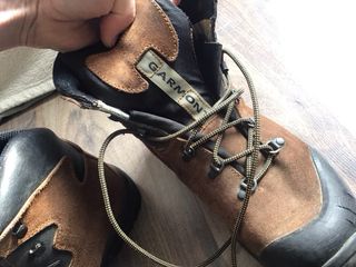 Botas de montaña Garmont marrones y negras