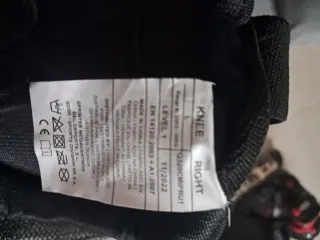 Patines en línea con casco y protecciones