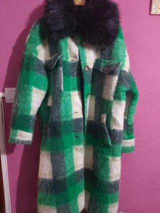 Precioso Abrigo largo de cuadros,verde.talla xxl