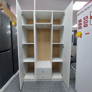 Armario 3 puertas 1.2m x 2m x 50cm