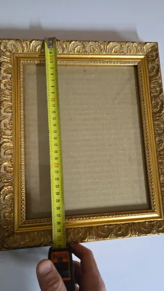 Marco dorado 31x26 cm