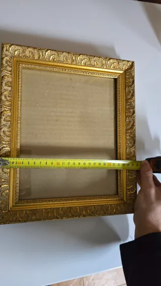 Marco dorado 31x26 cm