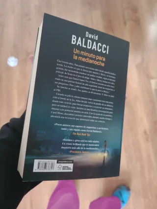 Un minuto para la medianoche / A Minute to Midn...