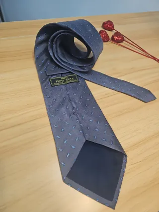 Corbata gris con estampado azul