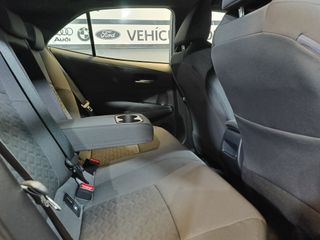 Toyota Corolla 1.8H BUSSINES PLUS