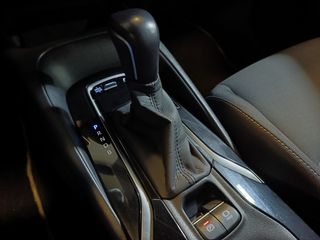 Toyota Corolla 1.8 125H BUSSINES PLUS