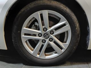 Toyota Corolla 1.8 125H BUSSINES PLUS