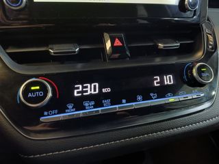 Toyota Corolla 1.8 125H BUSSINES PLUS