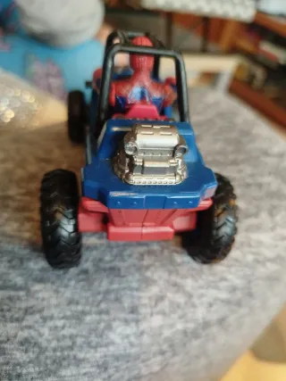 Spiderman coche de 15cms aprox